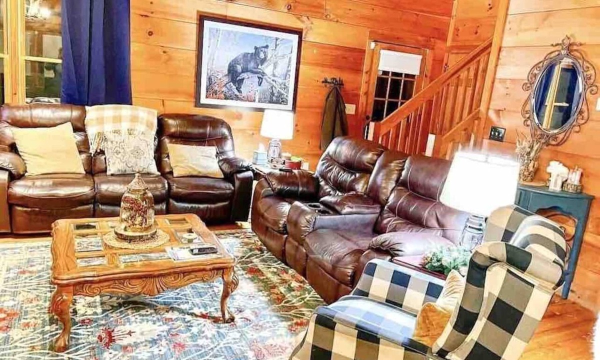 Boone Cabin | Welcome to Whiskey Woods!