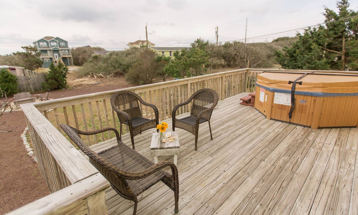 Kill Devil Hills House | Welcoming Beach Cottage With Hot Tub & Fire pit, Just 1 ½ Blocks To The Beach!