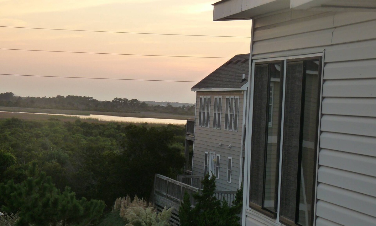 South Nags Head House | Well kept, comfortable, Ocean View, Steps to Beach, Sunrise & Sunset Views