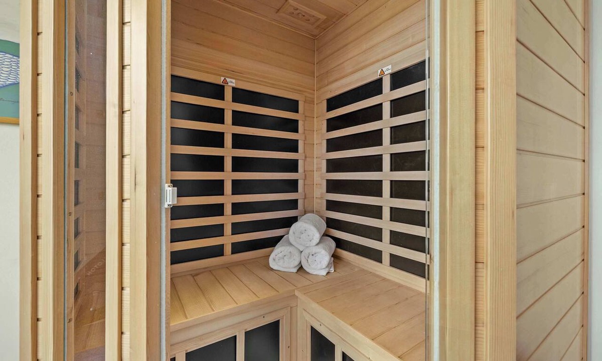 Eighth Avenue House | Wellness Retreat | 8th + 12th Ave South