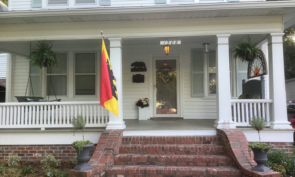 New Bern House | Whistle stop- Charming 4-bedroom house in New Bern