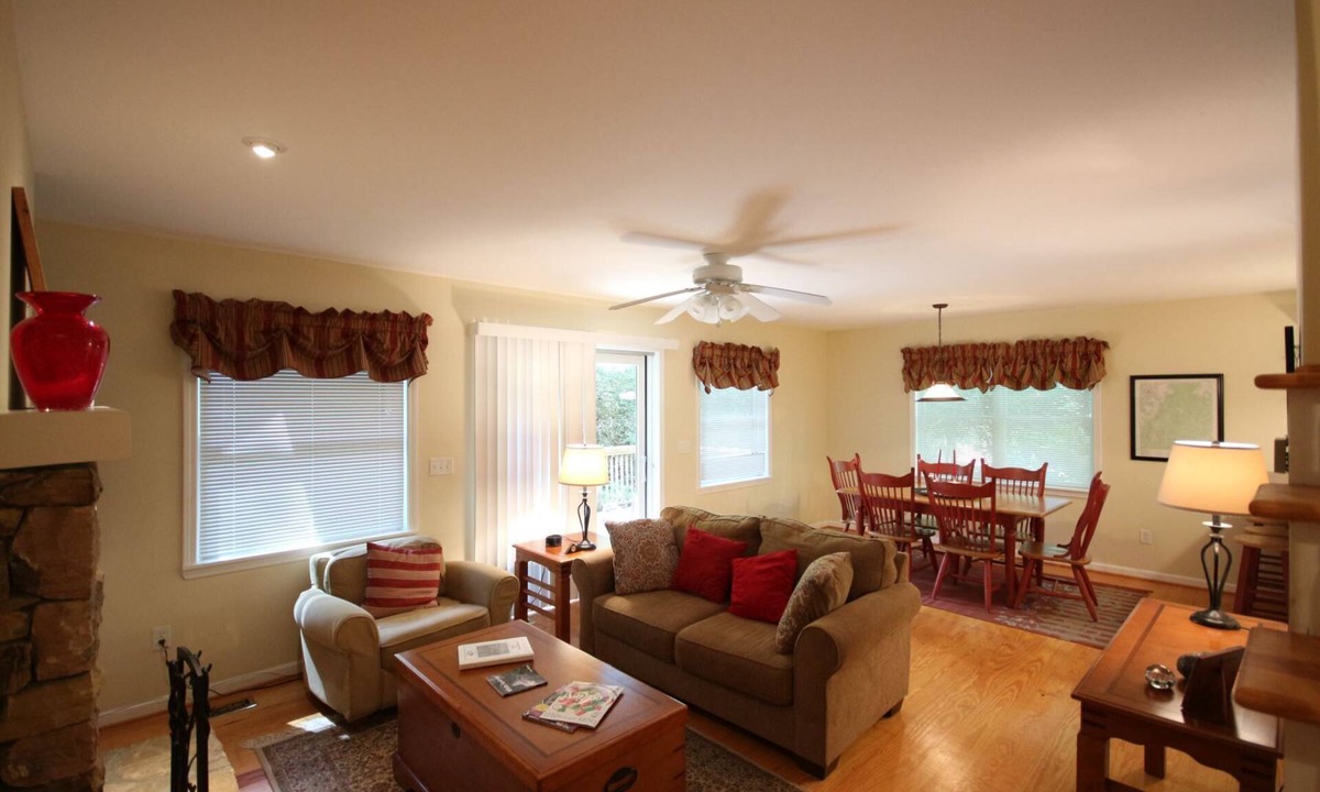 Brevard House | White Squirrel`s Nest | 3 Bed, 2 Bath