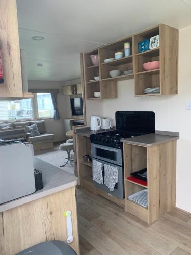 Seasalter Apartment | Whitstable, DP42, 2 bed park home, Alberta Holiday Park
