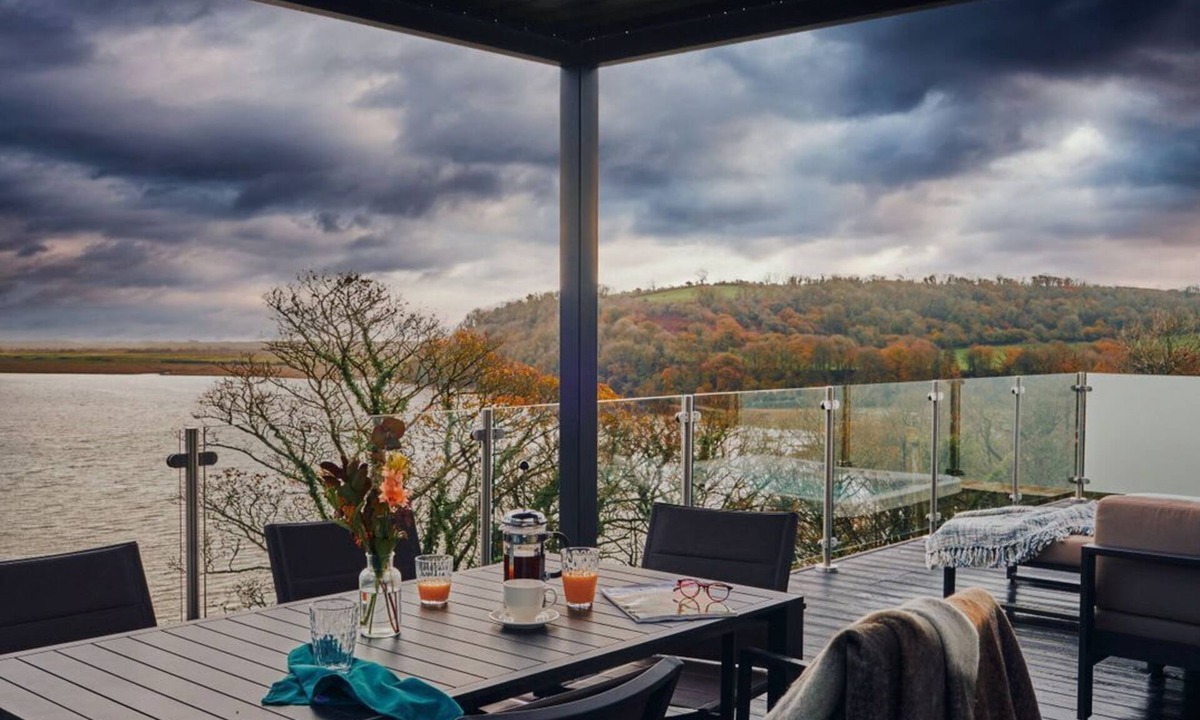 Laugharne Cabin | Wilde, Dylan Coastal Resort
