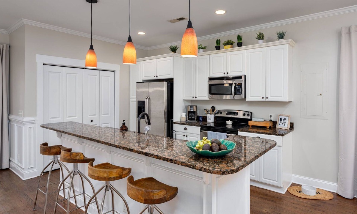 Wilmington Historic District House | Wilmington's Heart, Pet-Friendly, Comfy Beds, Kids room!