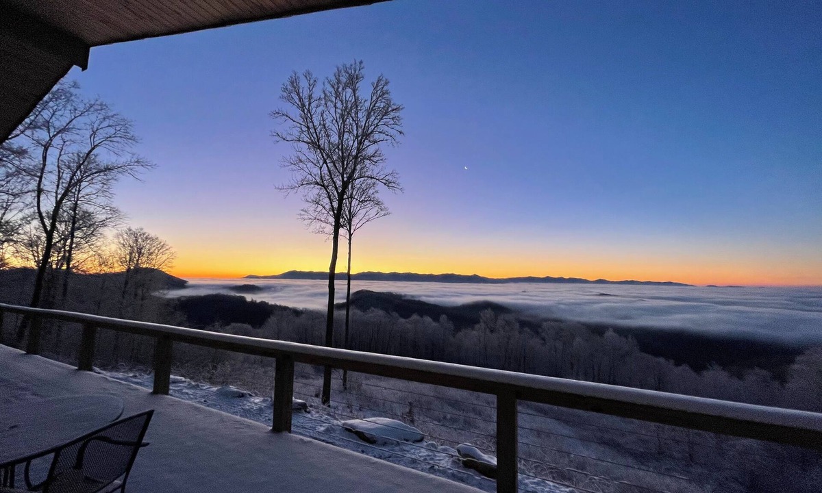 Mars Hill House | WOLF LAUREL AREA ADA Carolina Moon NC COM