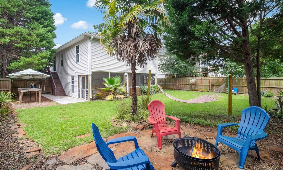 Tranquil Harbour House | Wonderful Dog Friendly Beach House w/Fenced in Back Yard and Amazing Game Room