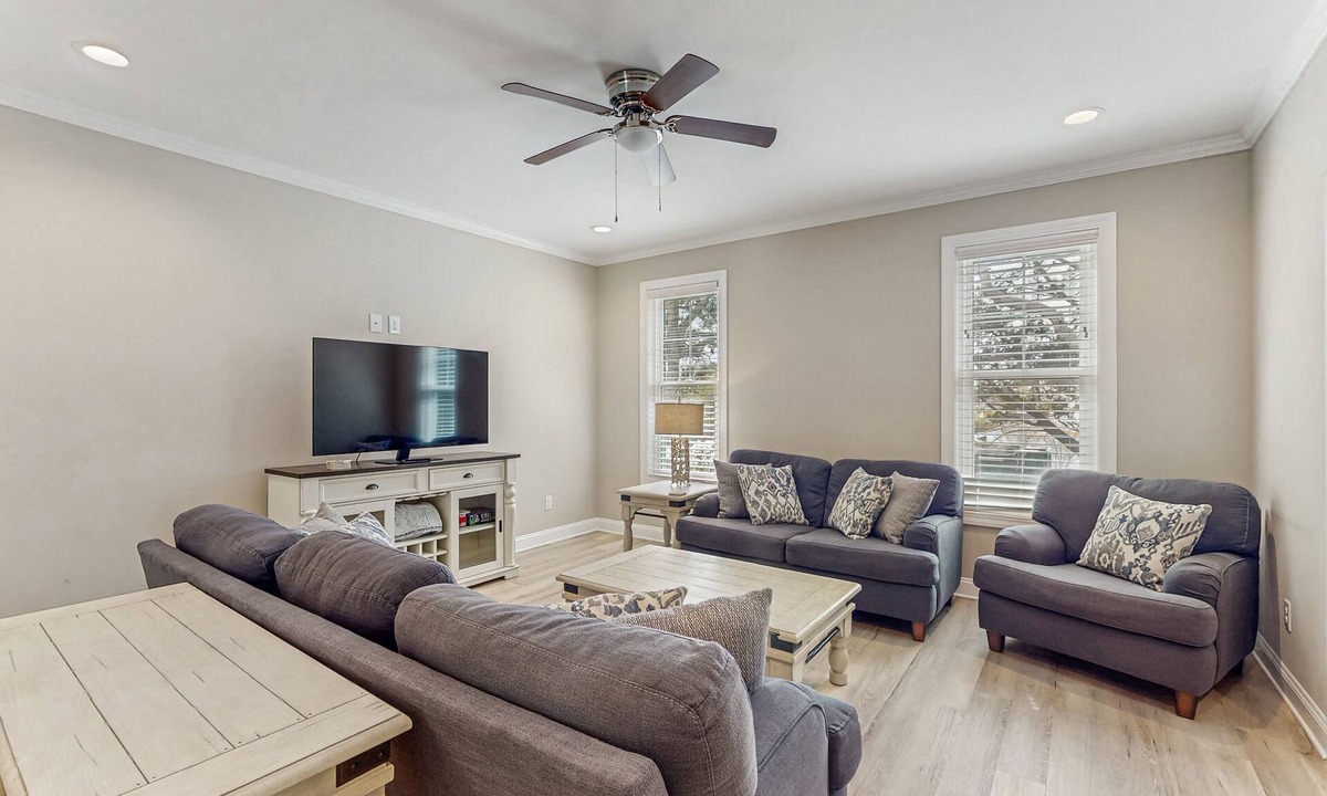 Morehead City House | Wonderful retreat in heart of town - WiFi, central AC, elevator, private balcony