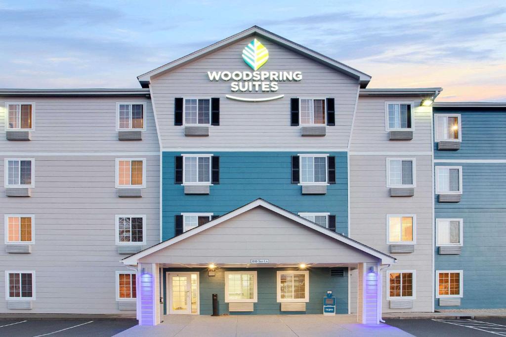 Shelby Hotel | WoodSpring Suites Charlotte Shelby