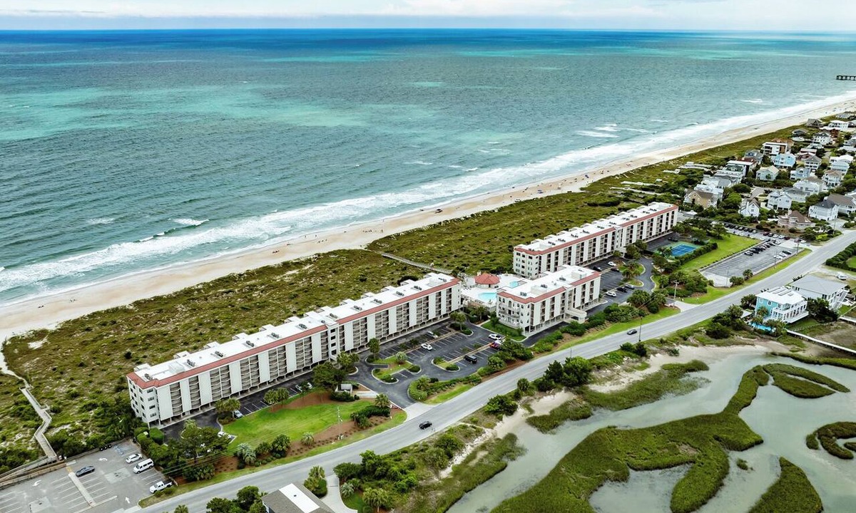 Shell Island Condo | Wrightsville Oceanfront Condo: Pool, Ocean Views, Beach Access
