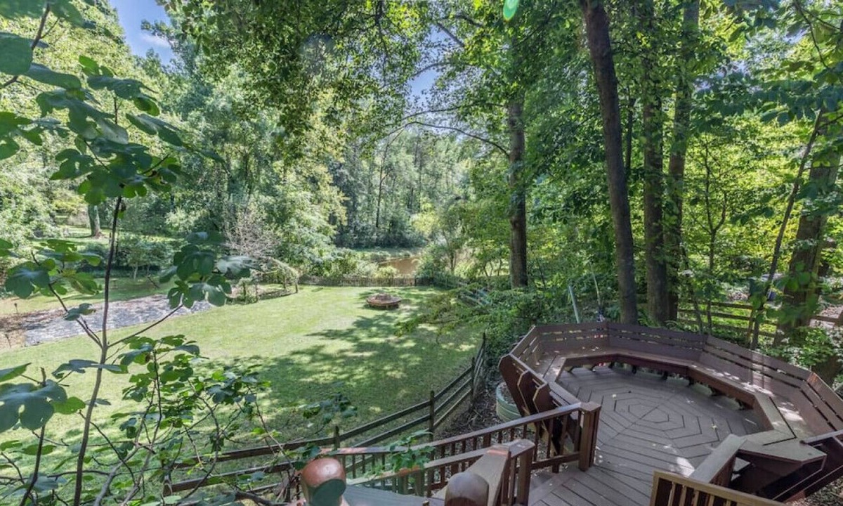 Winston - Salem House | WS Lake House: Nature, Alexa, & Relaxing Vibe