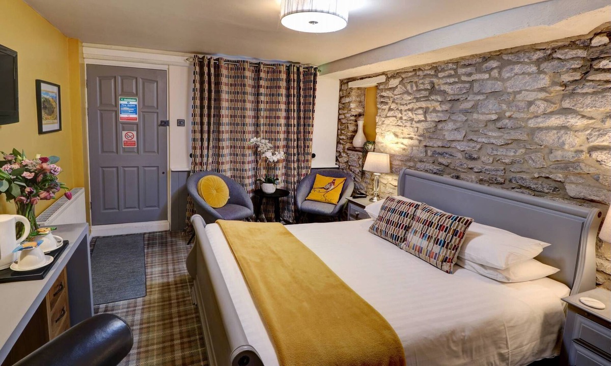 Castleton Hotel | Ye Olde Cheshire Cheese Inn
