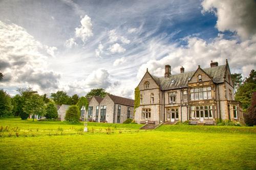 Castleton Hostel | YHA Castleton Losehill Hall