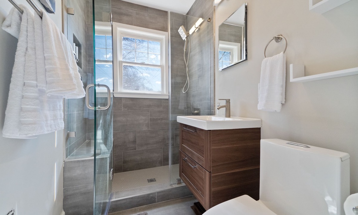 Wesley Heights House | Your Charlotte Cat's meow VRBO
