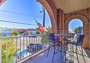 1/2 Mi to Riverwalk! Historic Dtwn Southport Condo