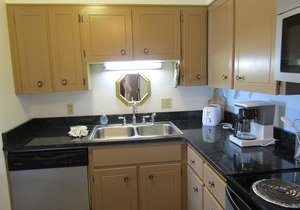1 Bedroom Skyleaf Condo w great views. Rented by Sugar Mtn Lodging