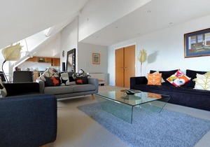 13 Buckfields