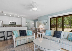 16A - Newly renovated in 2023! Ground Level 2 bedroom/2 bath condo on Oyster Bay Golf Links