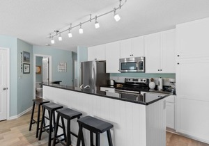 16A - Newly renovated in 2023! Ground Level 2 bedroom/2 bath condo on Oyster Bay Golf Links