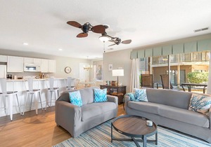 1A - Pet-Friendly Ground Level 2 bedroom/2 bath condo on Oyster Bay Golf Links