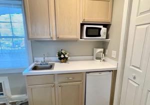 1st floor condo! No steps! Golf onsite and just minutes to top area beaches