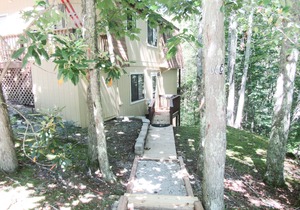 2 Bedroom Condo in Ski Country area. Rented by Sugar Mountain Lodging Inc.