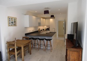 2 Bedroom Flat, spacious with free parking, Rottingdean