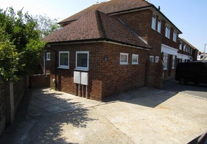 2 Bedroom Flat, spacious with free parking, Rottingdean