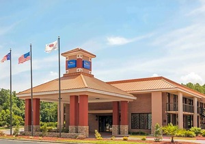 2-Star Hotel ∙ Baymont by Wyndham Rocky Mount I-95