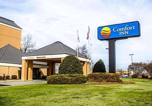 2-Star Hotel ∙ Comfort Inn Near Fort Bragg