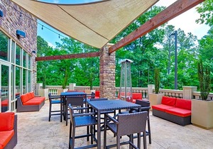 2-Star Hotel ∙ Hampton Inn & Suites Crabtree