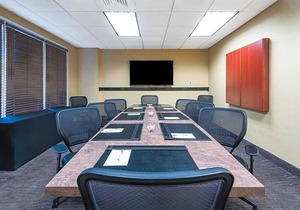 2-Star Hotel ∙ Hampton Inn Charlotte Uptown