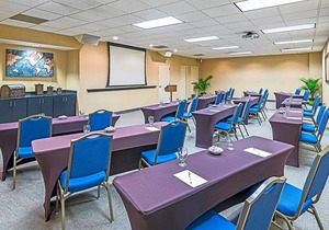 2-Star Hotel ∙ Hampton Inn Charlotte Uptown