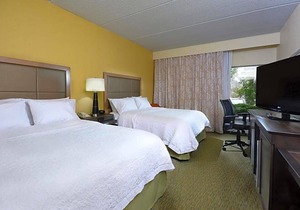 2-Star Hotel ∙ Hampton Inn Raleigh/Town of Wake Forest