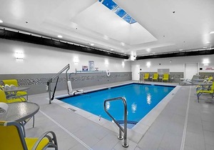 2-Star Hotel ∙ Hampton Inn & Suites - Raleigh Downtown