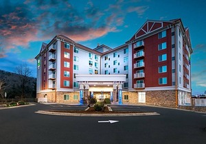 2-Star Hotel ∙ Holiday Inn Express & Suites Asheville Downtown, an IHG Hotel