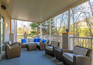2-Star Hotel ∙ Holiday Inn Express & Suites Asheville Downtown, an IHG Hotel