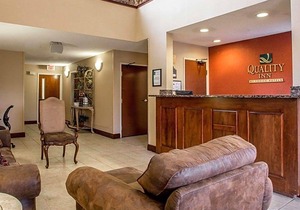 2-Star Hotel ∙ Quality Inn Huntersville near Lake Norman