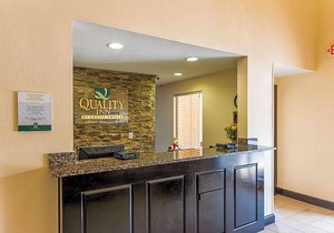 2-Star Hotel ∙ Quality Inn Huntersville near Lake Norman