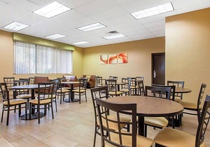 2-Star Hotel ∙ Quality Inn Mount Airy Mayberry