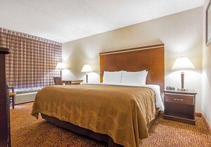 2-Star Hotel ∙ Quality Inn Mount Airy Mayberry