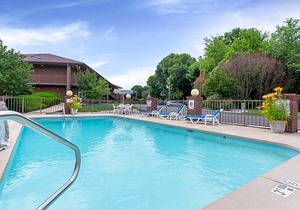 2-Star Hotel ∙ Quality Inn Mount Airy Mayberry