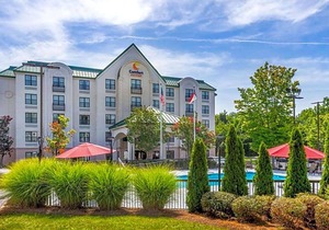 2-Star Hotel ∙ Comfort Suites Hanes Mall