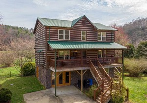 245 m² Cabin ∙ 3 bedrooms ∙ 9 guests