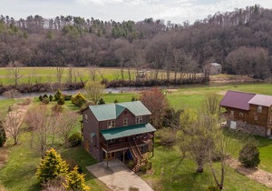 245 m² Cabin ∙ 3 bedrooms ∙ 9 guests