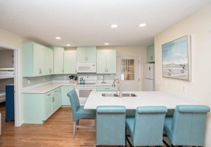 3 BR, 2BA beach home located just two blocks from the beach - Accidentally Ours