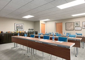3-Star Hotel ∙ Four Points by Sheraton Raleigh Arena