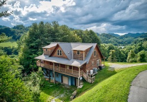 329 m² Cabin ∙ 4 bedrooms ∙ 10 guests