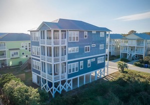 3BRS, Walk to beach, Beautiful views!