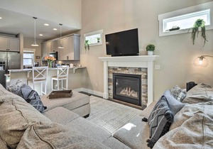 5 Mi to Dtwn: Asheville Home w/Hot Tub